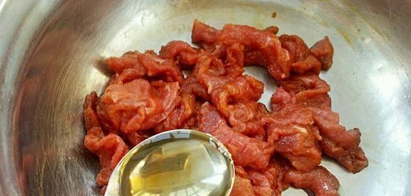 牛肉出装攻略大全（提升牛肉输出能力，征服对手！）
