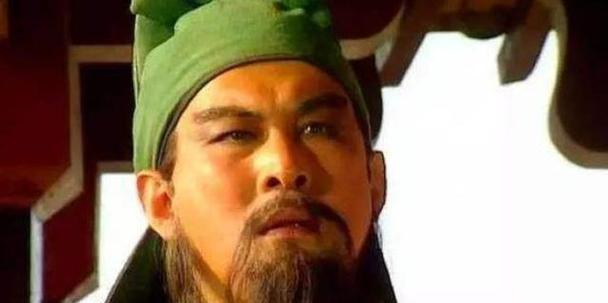 《刘备、黄忠、曹操出装攻略最新》（战场统领之道，用装备驰骋沙场）